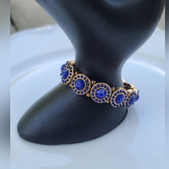 ORNATE Blue Stone Sunburst Design Gold Tone Stretch Bracelet - Picture 4 of 4